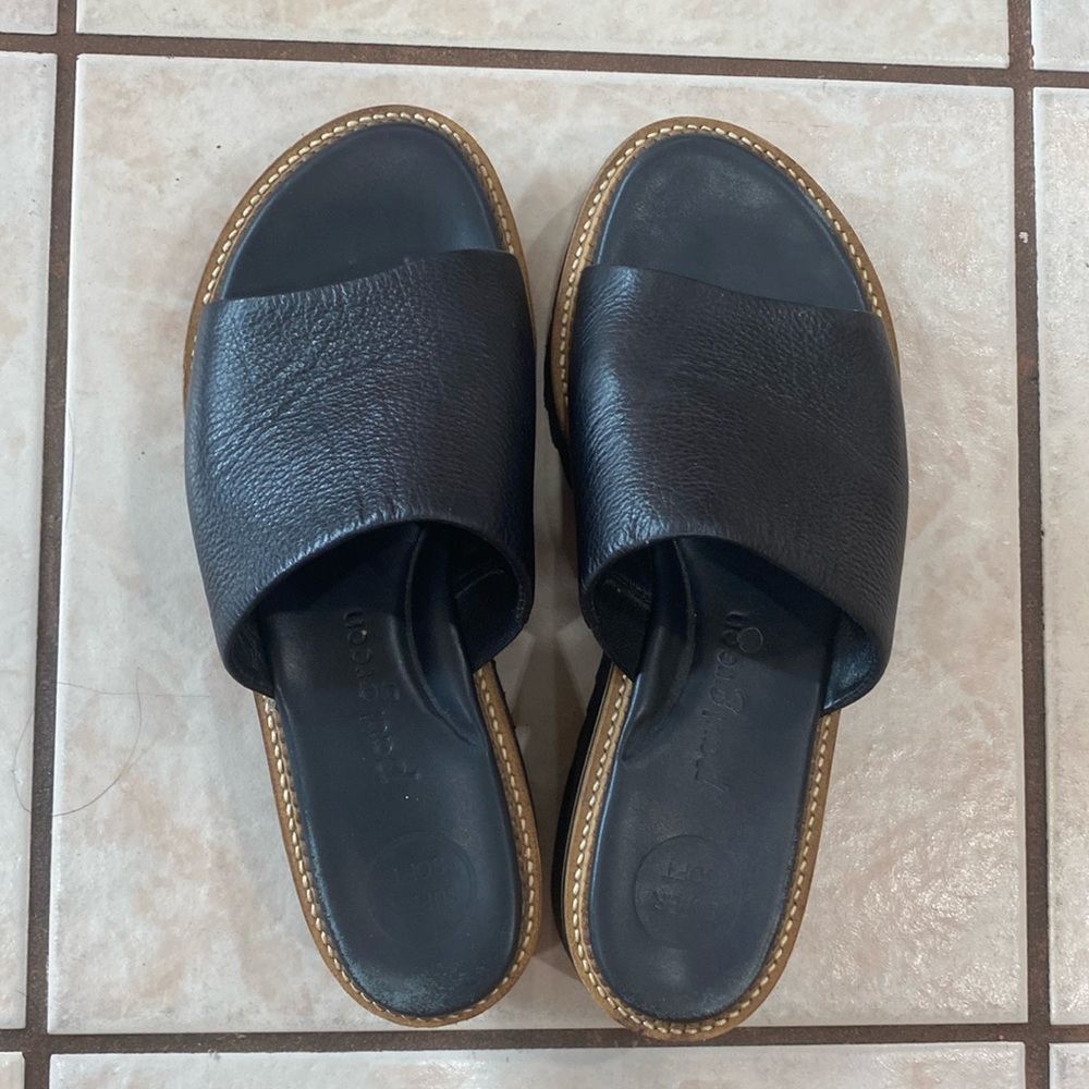 Paul Green 7914-031 Sandaletts in black.